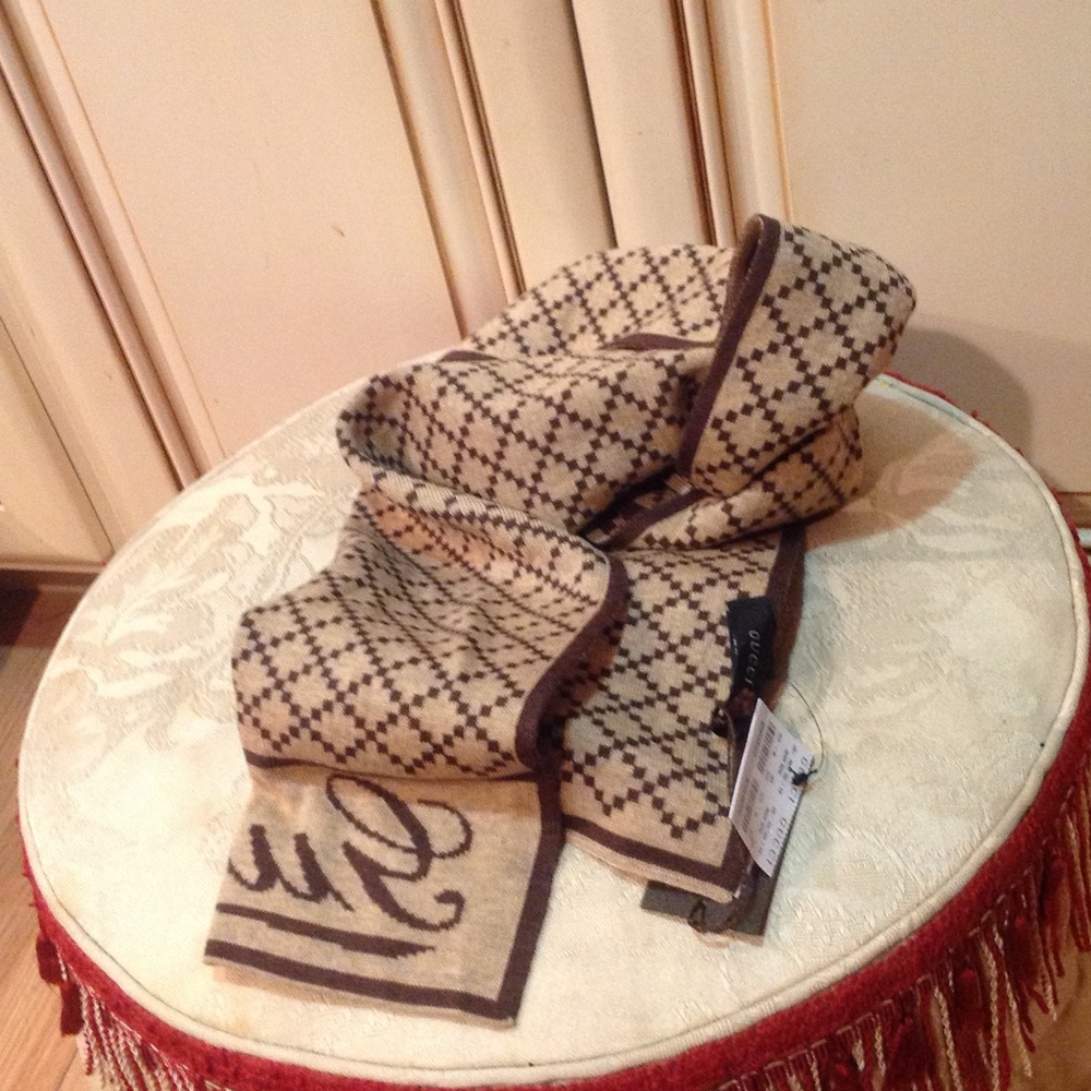 new  Gucci brown wool scarf with tag - Picture 2 of 5